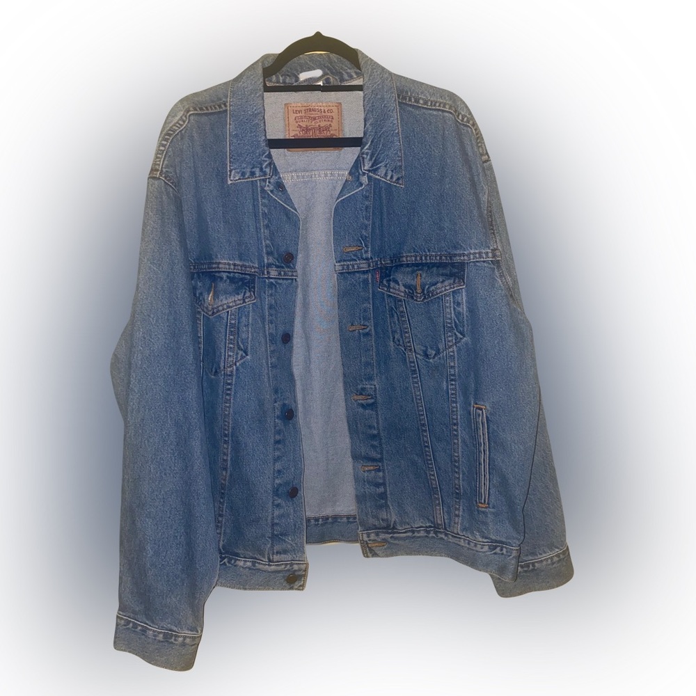 Levi’s premium trucker denim jacket